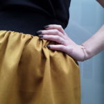 Jupe Ava popeline de coton jaune pétrole élastique à la taille Julie Bonnard créatrice Saint-Étienne
