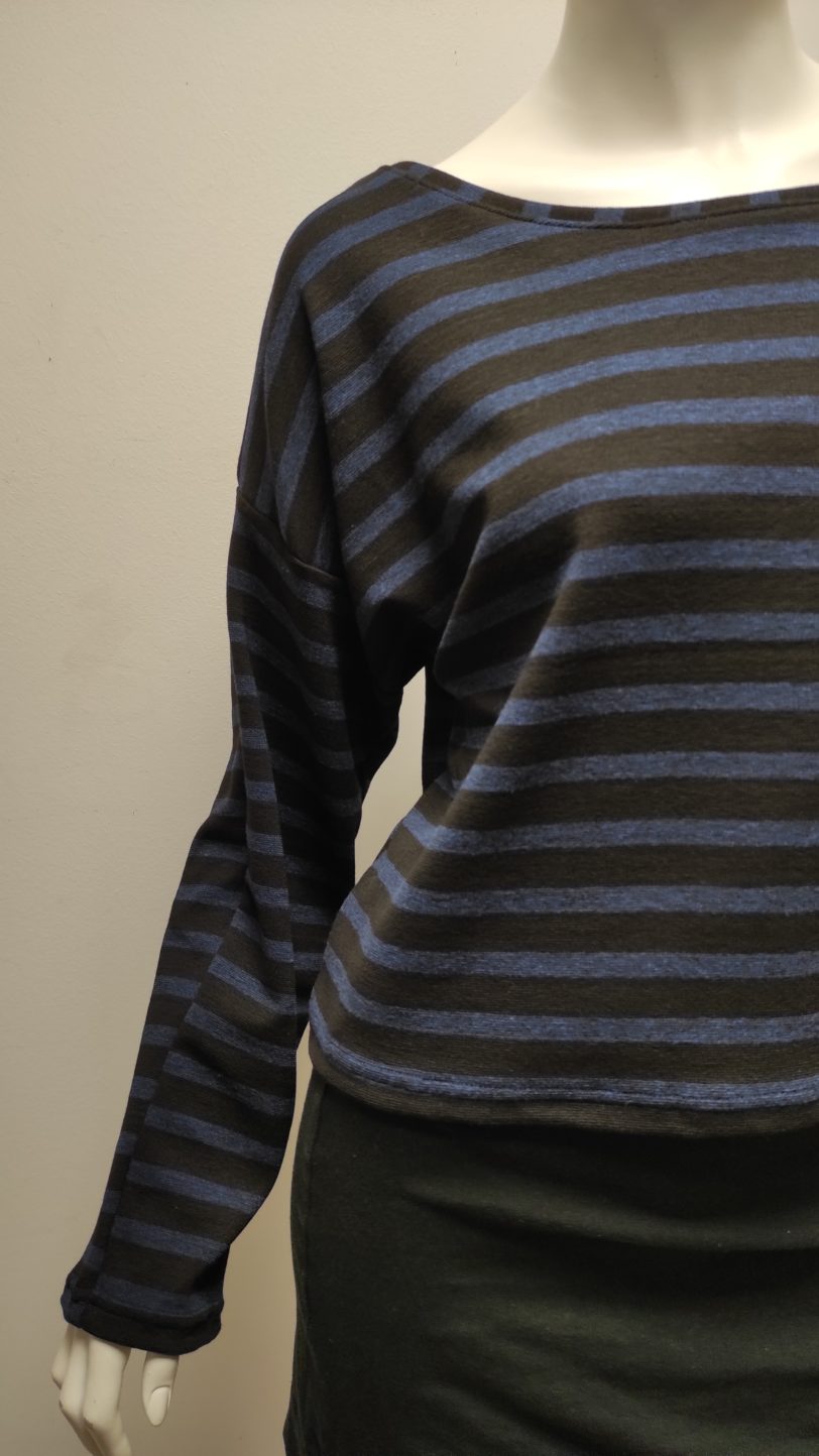 Pull Koji Rayé bleu et noir Julie Bonnard Styliste Saint-Étienne (3)